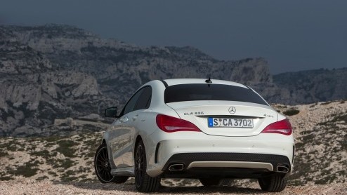 Autotest Mercedes-Benz CLA 200/250/220 CDI, de nieuwe vierdeurscoupe van Mercedes-Benz.
