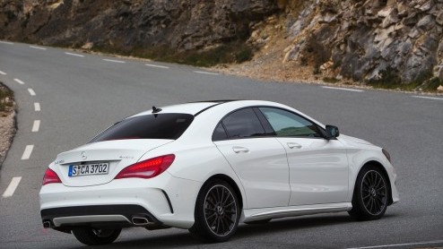 Autotest Mercedes-Benz CLA 200/250/220 CDI, de nieuwe vierdeurscoupe van Mercedes-Benz.