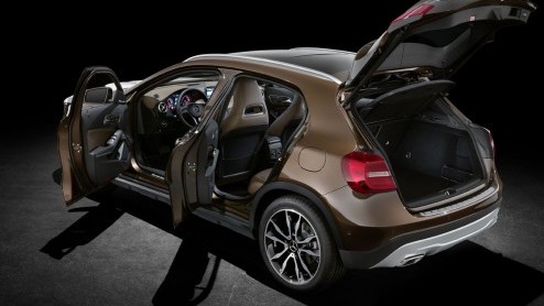 Zie hier de Mercedes-Benz GLA, een compacte SUV die het moet gaan opnemen tegen de Audi Q3, BMW 1 en Range Rover Evoque. Komende maand debuteert de crossover op de IAA in Frankfurt, maar pas vanaf maa
