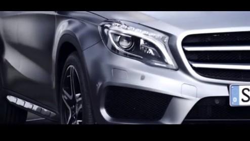 Over enkele weken beleeft de productieversie van de Mercedes-Benz GLA zijn publieksdebuut. Reden voor de Duitse fabrikant om een video rond te sturen.