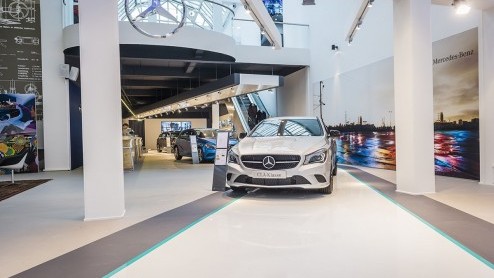 Mercedes-Benz heeft op 1 juni de mb!-store aan de Lange Poten in Den Haag geopend. Een winkel waar het publiek kan kennismaken met de A-klasse, B-klasse en CLA