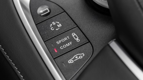 Mercedes introduceert de nieuwe S 63 AMG, met achter- of vierwielaandrijving. Voorin ligt altijd de 5.5 liter biturbo met 585 pk.