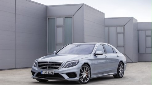 Mercedes introduceert de nieuwe S 63 AMG, met achter- of vierwielaandrijving. Voorin ligt altijd de 5.5 liter biturbo met 585 pk.