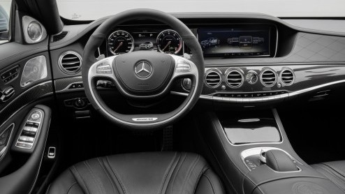 Mercedes introduceert de nieuwe S 63 AMG, met achter- of vierwielaandrijving. Voorin ligt altijd de 5.5 liter biturbo met 585 pk.