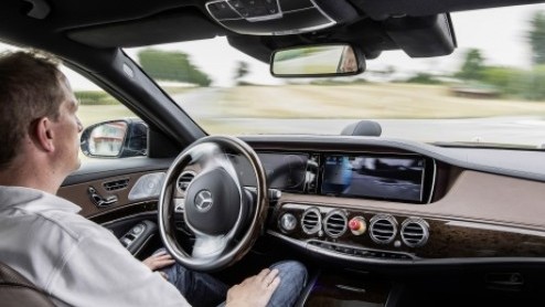 Mercedes-Benz heeft met een S 500 Intelligent Drive de Bertha Benz route, een 100 kilometer lange rit van Mannheim naar Pforzheim, volledig autonoom afgelegd.