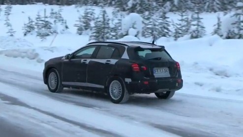 Mercedes-Benz GLA op video tijdens koudetests in Noord-Europa.