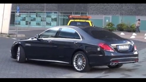 De nieuwe Mercedes S65 AMG is ook geen geheim meer. Afgelopen weekend reed de ber-S zonder camouflage rond in Rotterdam voor een reclamespot.