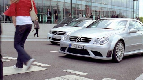 Fernando Alonso, Lewis Hammilton en Mika Hakkinen schitteren sinds afgelopen zaterdag niet alleen op het circuit, maar ook in de nieuwe Mercedes-commercial. Hierin wordt duidelijk dat binnen het team