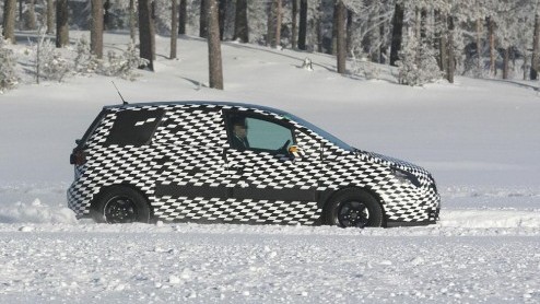 Opel presenteert op de Autosalon van Geneve de Meriva concept. Daar is al het een en ander over bekend. De spionagefotos van bewijzen dat Opel ondertussen al druk is het met testen van deze nieuwe ru