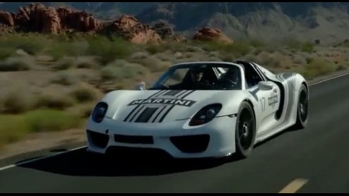 Porsche heeft een nieuwe video gepresenteerd waarop de 918 Spyder de laatste tests ondergaat onder extreme temperaturen in Nevada, Verenigde Staten. De motorsound is daarbij goed te horen.