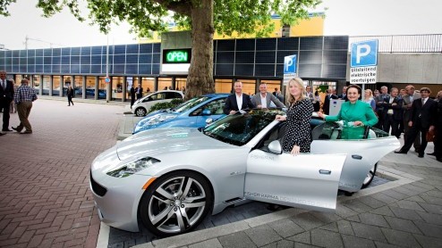 Na enig uitstel en een sneak preview voor partners en relaties is het zover: in Rotterdam opent het Elektrisch Vervoer Centrum met medewerking van Minister Schultz van Haegen de deuren voor het publie