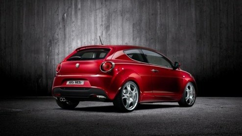 Geen Furiosa, Junior of Mito. Nee, Alfa geeft haar nieuwe kleinste de naam Mi.To mee. Met gezwinde pas  in juni start de productie  komt de Mi.To onze kant op, waarna hij zich in een strijdlustig co