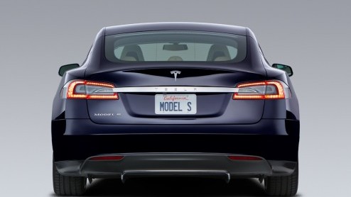 De prijzen van de volledig elektrische Tesla Model S zijn bekend gemaakt. Tesla's volledig elektrisch aangedreven vlaggenschip is er vanaf 72.600 euro. Bijtelling? 0%!