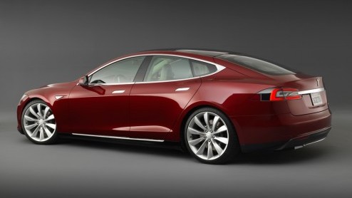 De prijzen van de volledig elektrische Tesla Model S zijn bekend gemaakt. Tesla's volledig elektrisch aangedreven vlaggenschip is er vanaf 72.600 euro. Bijtelling? 0%!
