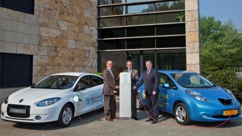 Renault en Nissan hebben een samenwerkingsovereenkomst met stichting E-laad.nl ondertekend om de inzet van elektrische autos te stimuleren. Daarbij wordt gestart met de aanleg van 10.000 oplaadpunten