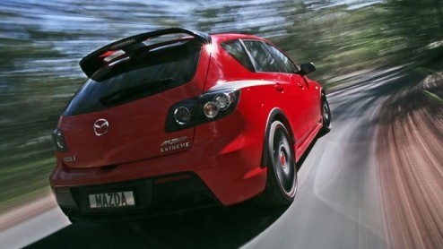 De overtreffende trap van de Mazda 3 MPS heeft de toevoeging Extreme. Volgens Mazda Australia Motorsport konden de randjes van de 3 nog wel aangescherpt worden. De motor werd onder handen genomen en o
