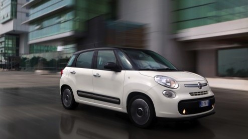 De Fiat 500L mag dan binnenkort bij de dealers staan, in Itali wordt ondertussen de laatste hand gelegd aan een nieuwe motorisering; een 165 pk sterke MultiAir met automaat voorzien van dubbele koppe