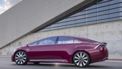 Na een plaagstootje kunnen we Toyota's sportieve studiemodel nu uit alle hoeken aanschouwen. De NS4 Advanced Plug-in Hybrid Concept - want zo heet hij - is onthuld.