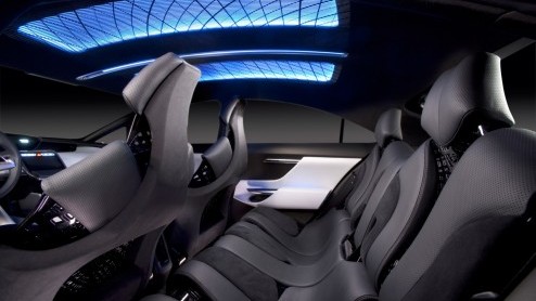 Na een plaagstootje kunnen we Toyota's sportieve studiemodel nu uit alle hoeken aanschouwen. De NS4 Advanced Plug-in Hybrid Concept - want zo heet hij - is onthuld.