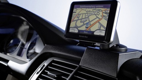De updates van kaarten voor auto-navigatiesystemen verschillen fors in prijs. Regelmatige updates zijn absolute noodzaak voor goed gebruik van navigatiesystemen, maar er zijn fikse prijsverschillen.