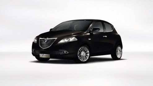 Een jaar na de integratie tussen Lancia en Chrysler, smelten de merken samen. Het resultaat hiervan is te zien op de International Geneva Motor Show waar de nieuwe Lancias hun debuut maken: de nieuwe