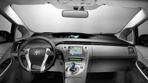 Toyota grijpt de introductie van de plug-in Prius en Prius MPV aan de vertrouwde Prius een opfrisser te geven. De Japanners leggen zich niet toe op de techniek maar op in- en exterieur.