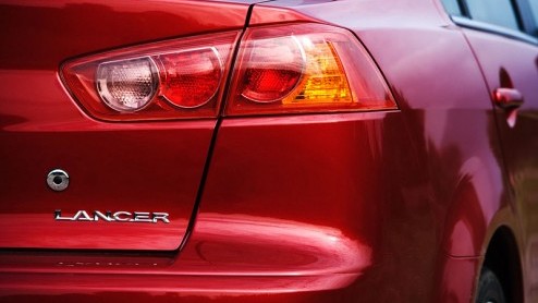 De wederopbouw van het gamma van Mitsubishi begint duidelijker vormen te krijgen. De afgelopen tijd mochten we al een nieuwe Pajero en Outlander verwelkomen en nu staat er een compleet nieuwe Lancer k