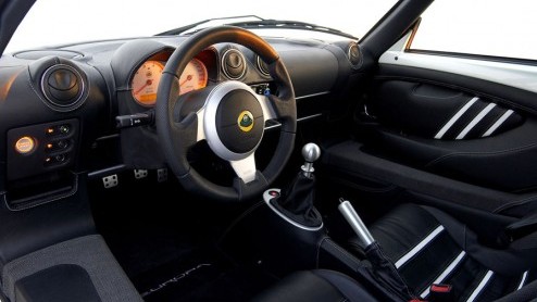 Lotus komt met een meer sportieve versie van de Europa S. Meer vermogen, een rijkere uitrusting en uiteraard een hogere prijs typeren de SE-versie.