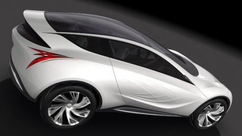 Op de autoshow van Moskou komt Mazda met alweer een nieuw studiemodel, de Kazamai. Dit keer is het een designstudie naar een SUV, of zoals de fabrikant het noemt: een crossover. En aangezien SUVs in