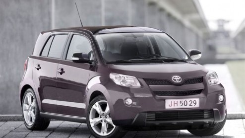 Op de autosalon van Parijs presenteert Toyota liefst drie nieuwe modellen, waaronder ook de nieuwe Avensis. En volgens de fabrikant kunnen we de komende periode nog een scheepslading aan nieuwe modell