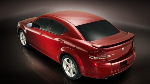 Dodge laat op de autoshow van Parijs een voorproefje zien van het vierde model in het Europese gamma. Na de Viper, de Caliber en de begin volgend jaar te lanceren Nitro, komt namelijk de Avenger, een
