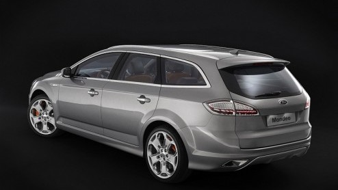 Ford heeft zojuist zelf foto's vrijgegeven van de nieuwe Mondeo, zoals die op de shwo in Prijs te zine zal zijn. Als eerste mogen we kijken naar de Mondeo Wagon, pas later volgen beelden van de Sedan.