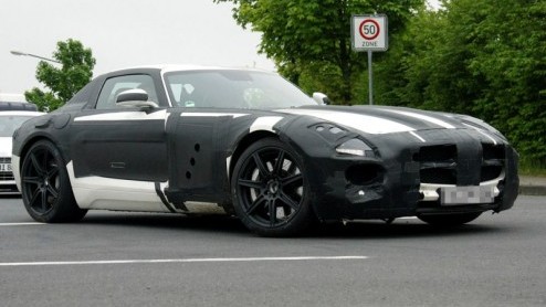 Het is alweer even geleden dat we de Mercedes SLS onder ogen kregen. Vandaag rolde er vers materiaal binnen van deze bijzondere Duitse supercar.