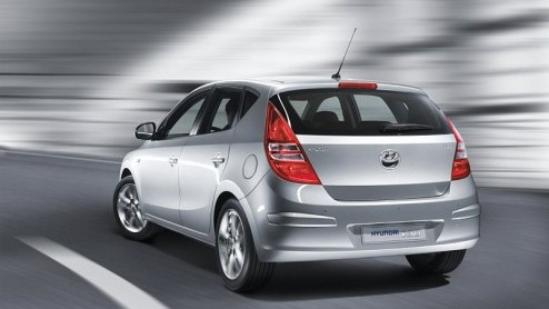 Hyundai heeft twee aantrekkelijke acties in petto om de consument naar de dealer te verleiden. Wie voor eind maart een nieuwe Koreaan aanschaft krijgt als extra een contante korting of de mogelijkheid