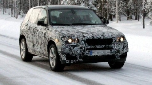 BMW heeft grootste plannen met haar X-modellijn. Met het succes van de X5, de verse X6 en de komst van de X1 kan de toch niet heel populaire X3 natuurlijk niet achterblijven. Het tussenmaatje werd in 