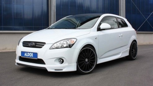 Dat de Kia pro_cee'd de dynamische telg uit de familie is mag iedereen weten. Kia heeft nu zelfs een bodykit voor deze populaire Koreaan in petto, waardoor zijn intenties niet meer tot de verbeelding 