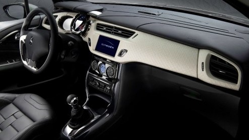 De DS keert terug bij Citroen! Het merk heeft een gevarieerde DS-modellijn in gedachten voor 2010 en gunde ons als inleiding in Genve een blik op de DS Inside Concept. Update: Vandaag is er van deze 