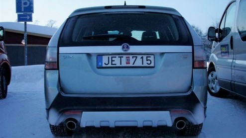 De opgestoerde Saab 9-3 Sport Estate, de 9-3X, is zo goed als af. Dat moet ook wel, want het Zweedse merk neemt deze avonturier mee naar Geneve. Dit zijn de laatste beelden.