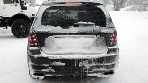 Mercedes-Benz heeft een kleine update voor de GL-Klasse gepland. De grootste SUV uit de Benz-familie is sinds 2006 op de markt en kan rekenen op een lichtjes bijgewerkte neus en aangepaste achterzijde