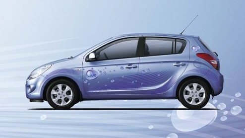 De nog kersverse Hyundai i20 is momenteel alleen als vijfdeurs leverbaar. Echter, niet voor lang. Ook een driedeursversie STC komt naar ons toe, en voorafgaand aan de introductie in Genve zijn er bee