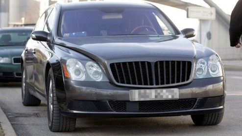 Het vlaggenschip van Das Haus, de Maybach, wordt een beetje onder handen genomen. Inmiddels rijden de eerste exemplaren met nieuwe neus al rond.