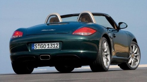 Porsche liefhebbers kunnen op de dag van de liefde de nieuwste aanwinsten van Porsche bekijken. Op Valentijnsdag staan de nieuwe Porsche Boxster en Cayman staan bij de Porsche Centra in ons land. De B