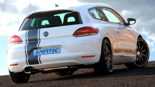 De Volkswagen Scirocco begint al aardig ingeburgerd te raken bij diverse tuners. Deze week duikt de Scirocco SC350 van Sportec op, met - je raadt het al - 350 pk! Maar de 2.0 TFSI is niet het enige da