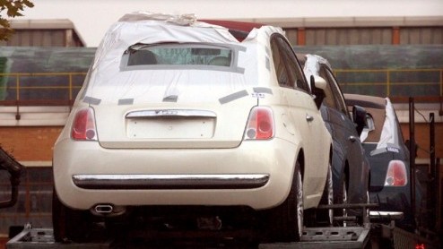 Fiat bereidt zich voor op de komst van de 500C(abriolet). De Italianen zetten een premire op touw, die 17 februari plaats zal vinden. Als voorafje krijgen we diverse schetsen gepresenteerd.