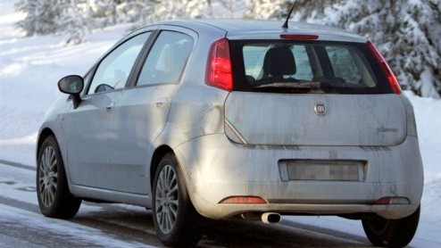 In 2006 stelde Fiat de nieuwe Punto voor, die onder de naam Grande Punto door het leven ging. Na drie jaar is het volgens Itali tijd voor een update. De verjongingskuur is vooral bij de voorzijde zic