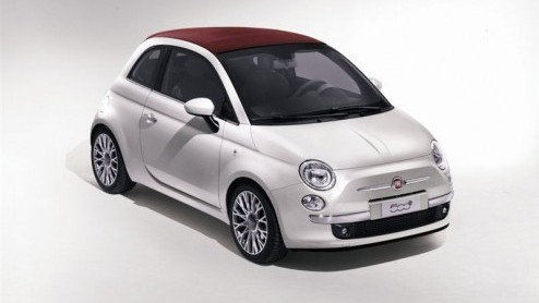 Het is nu officieel, de Fiat 500C is geboren. Als homage aan het open top-model uit 1957 beleeft deze 500 semi-cabriolet zijn debuut tijdens de Autosalon in Genve. Update: nieuwe beelden om opnieuw