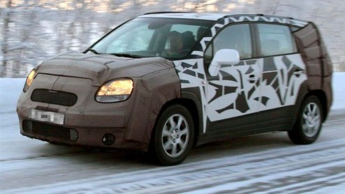 Chevrolet heeft op dit moment geen concurrentie- verslindende MPV in het modelgamma. De Tacuma loopt immers sinds 2000 mee en loopt op zijn laatste benen. Maar, niet getreurd, de nieuwe Orlando  zo w