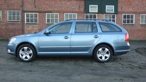 De Skoda Octavia heeft eind vorig jaar een opknapbeurt ondergaan. Was het nodig dan? Nou nee, niet echt. Wellicht dat daarom de wijzigingen ook bescheiden zijn gebleven. Althans, zo op het eerste gezi