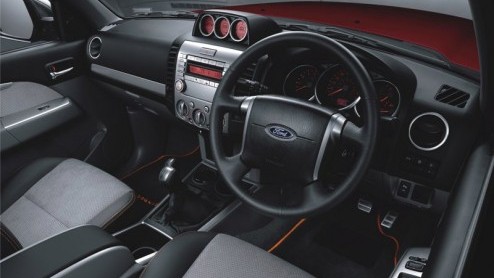 Wist je dat Ford ook een flink werkpaard in het gamma heeft? Dat is de Ford Ranger, een robuuste pick-up met een krachtige diesel onder de kap. Hij werd echter vernieuwd, en kreeg een meer all-round k