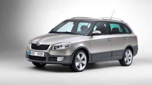 Kort geleden lieten we een glimp zien van de nieuwste Scout-variant bij Skoda. Het merk dikt de looks van de Fabia Combi aan en komt als diesel of benzine op de markt. Over twee weken staat hij op de 
